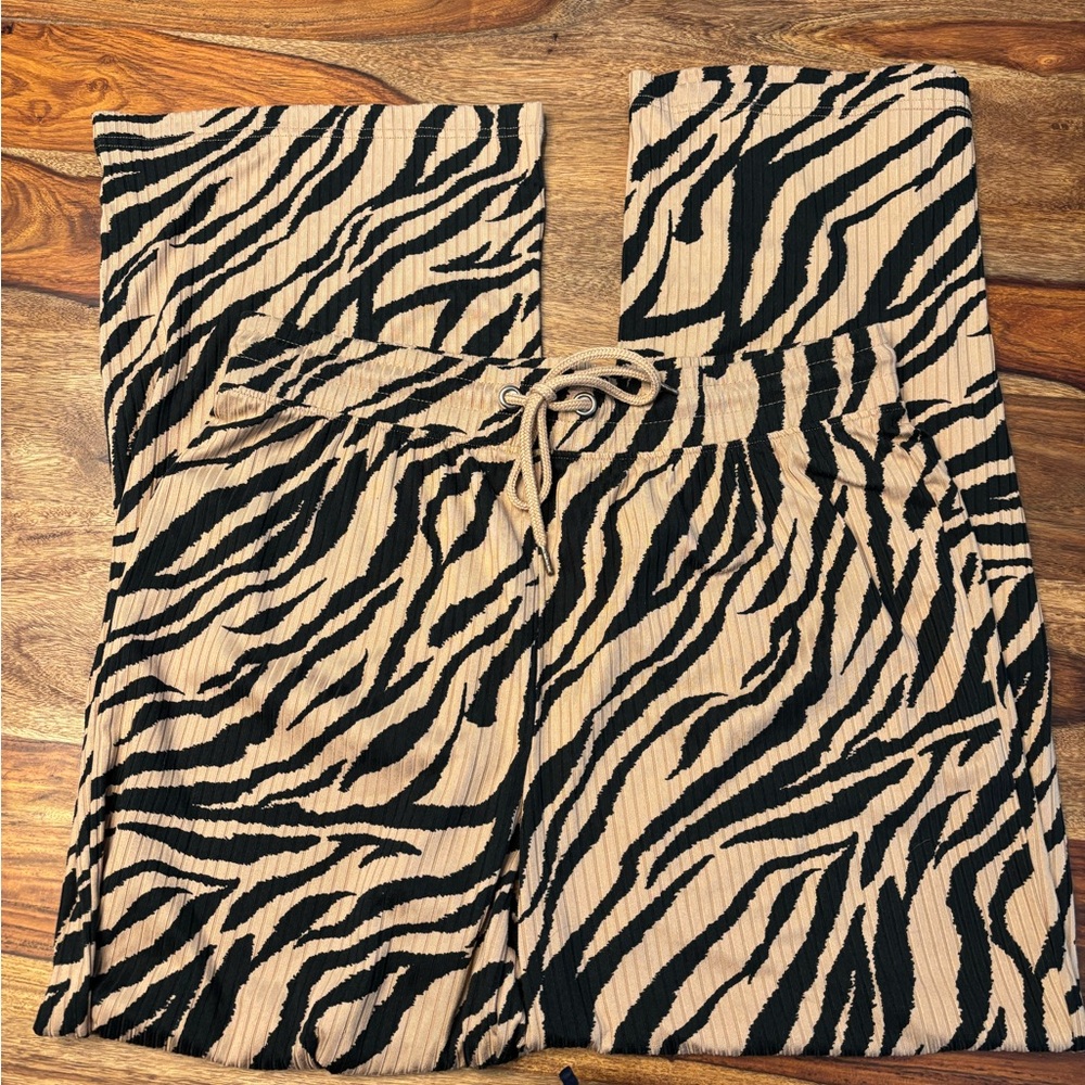 Secret Treasures Animal Print Pants